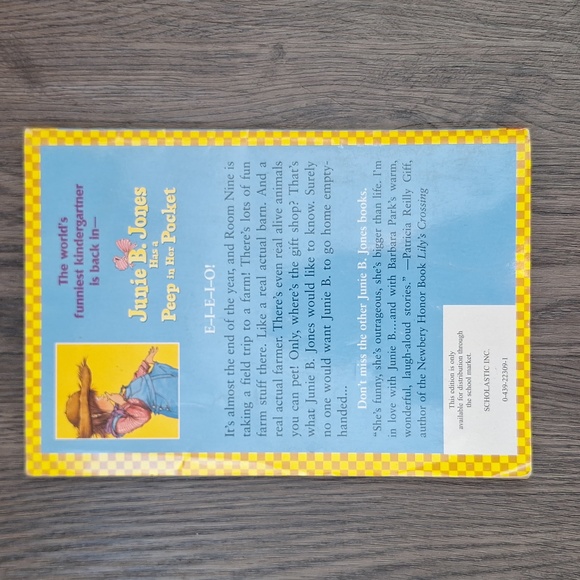 ✴️2 for $10✴️ Junie B. Jones has a Peep in her Pocket Book - Picture 2 of 4